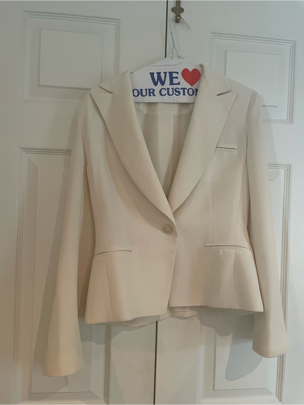 Fredas Ivory Cropped Blazer with Bell Sleeves – Toronto Boutique